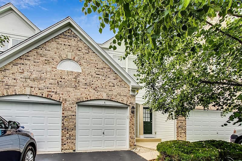 1st image of 2827 Stonewater Dr