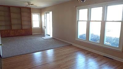 3rd image of 1209 S Bennighof Ave