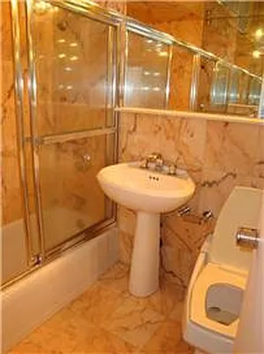 Sold by Metropolitan Property Group | media 9