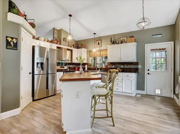 10837 Ball Rd, Grass Valley, CA 95949