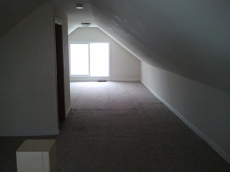 134 N Rose St — Photo 5