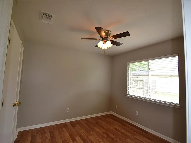 5126 Riverwood Dr — Photo 8