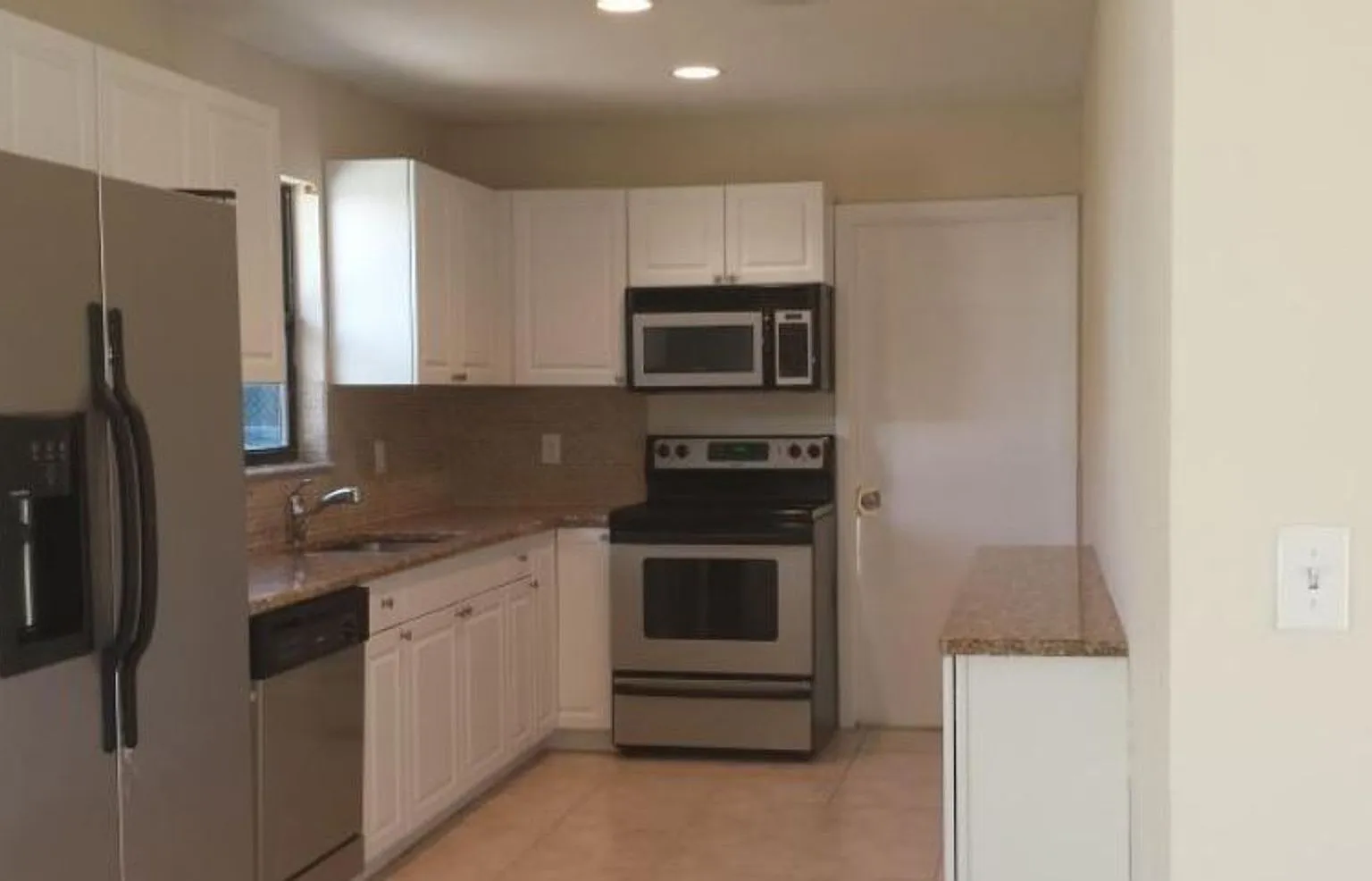 3/2 with pool for rent — Photo 2