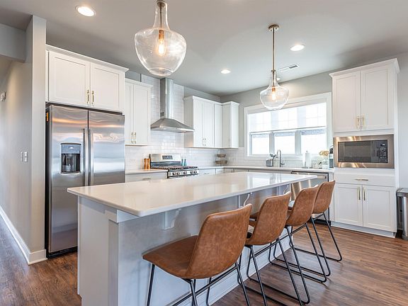 5th image of 5556 Camden Dr