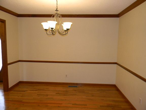 4th image of 111 Behrens Dr