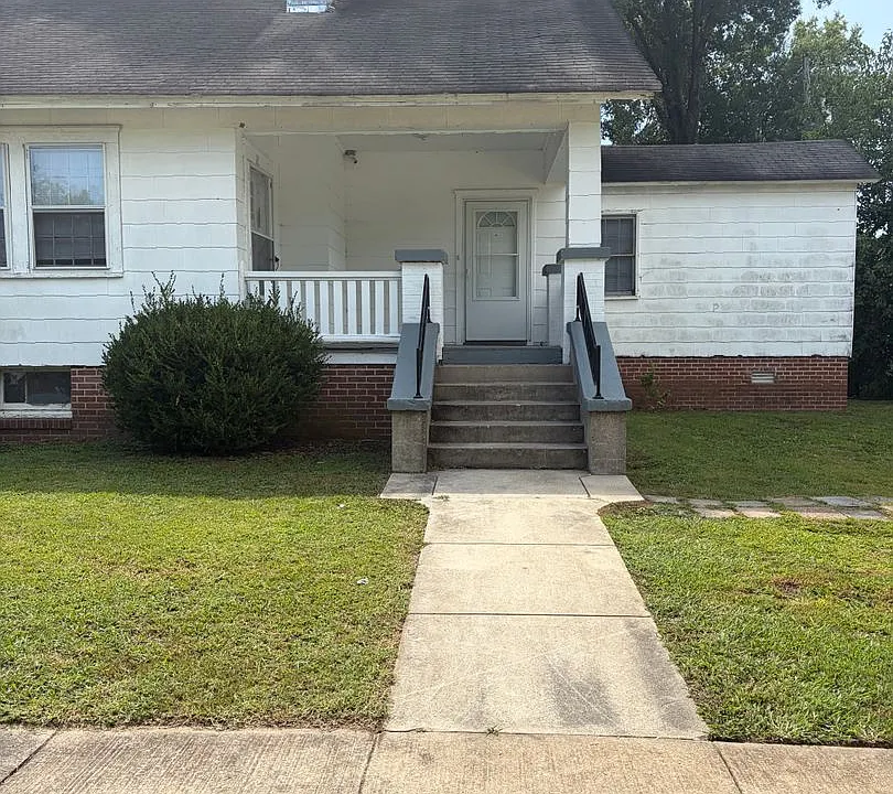 20 Young St