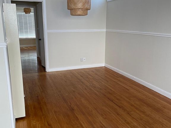 2nd image of 1035 Noel Dr APT C