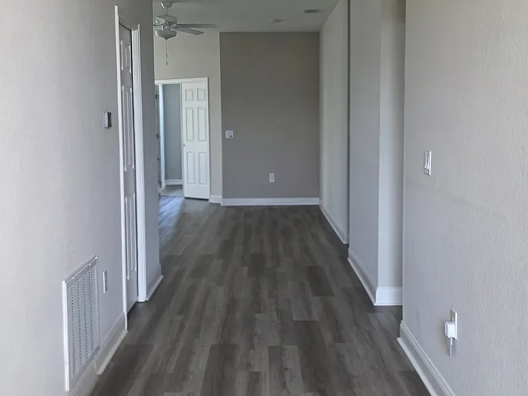 1377 Melrose St — Photo 2