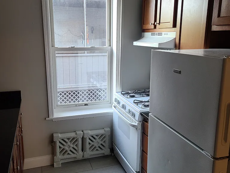 10 Farrington Ave #4 — Photo 4