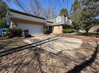 608 W Dunbar St, Mahomet, IL 61853