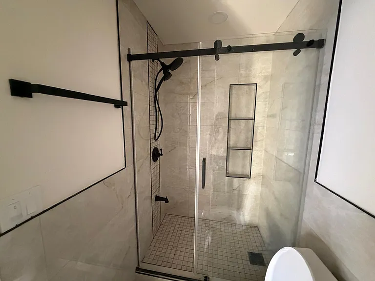 18405 Devlin Ave — Photo 7