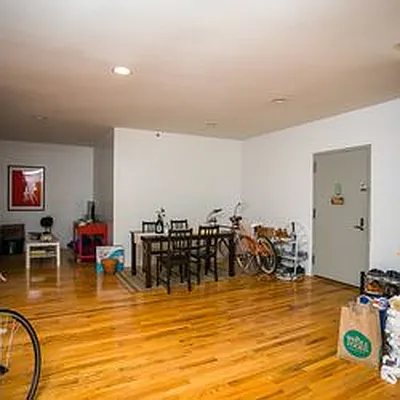 Rented by Nooklyn NYC LLC | media 21