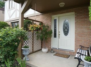 34061 S Side Park Dr, Solon, OH 44139