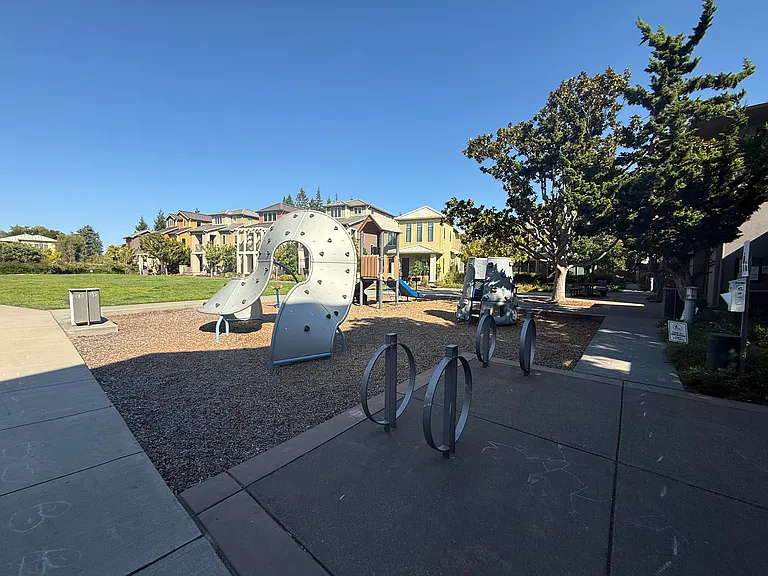 The Arbor Real community park, clubhouse, children playground, picnic tables and pool are located within a short walk.