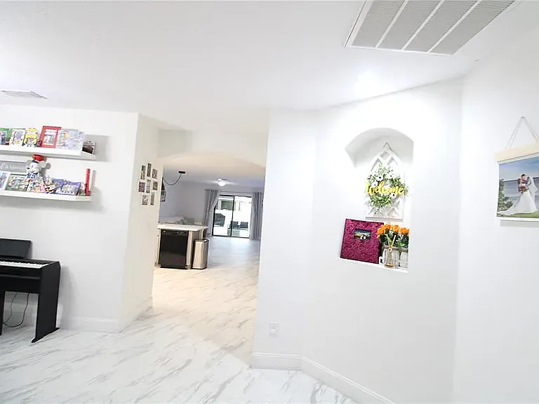 600 Swallowtail Dr — Photo 5