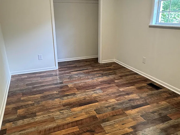 1114 Oakwood Ave NE #A — Photo 8