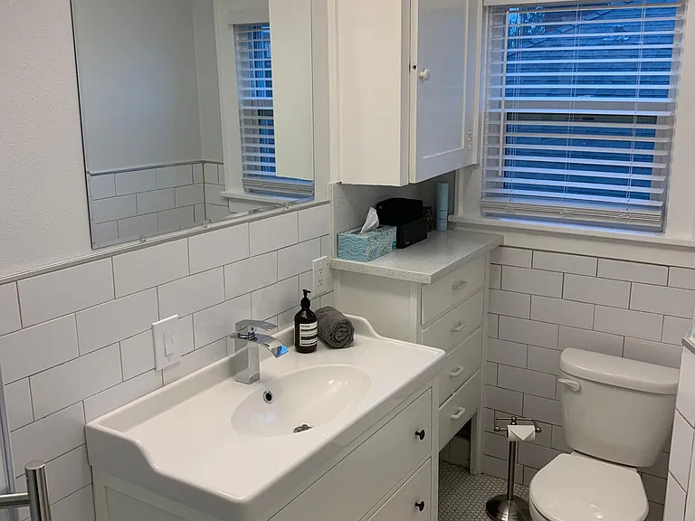 411 11th Ave E #303 — Photo 8