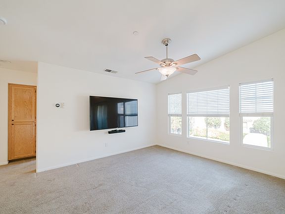 5th image of 162 Elora Ln