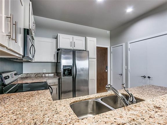 4th image of 1 NE 2nd St APT 508