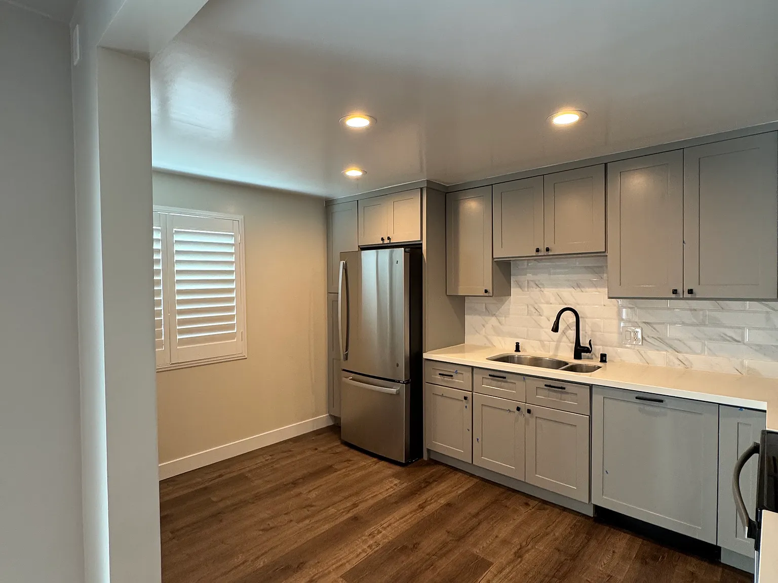 2 bed, 1050 sqft, $3,000 — Photo 3