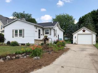 405 Walton Ct, Fort Atkinson, WI 53538