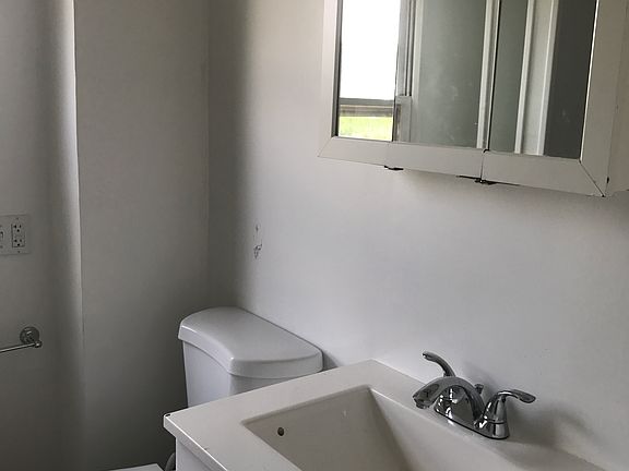 3rd image of 167 Chestnut Ave