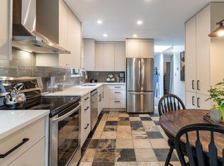 2532 Burian Dr, Coquitlam, BC V3K 5W9