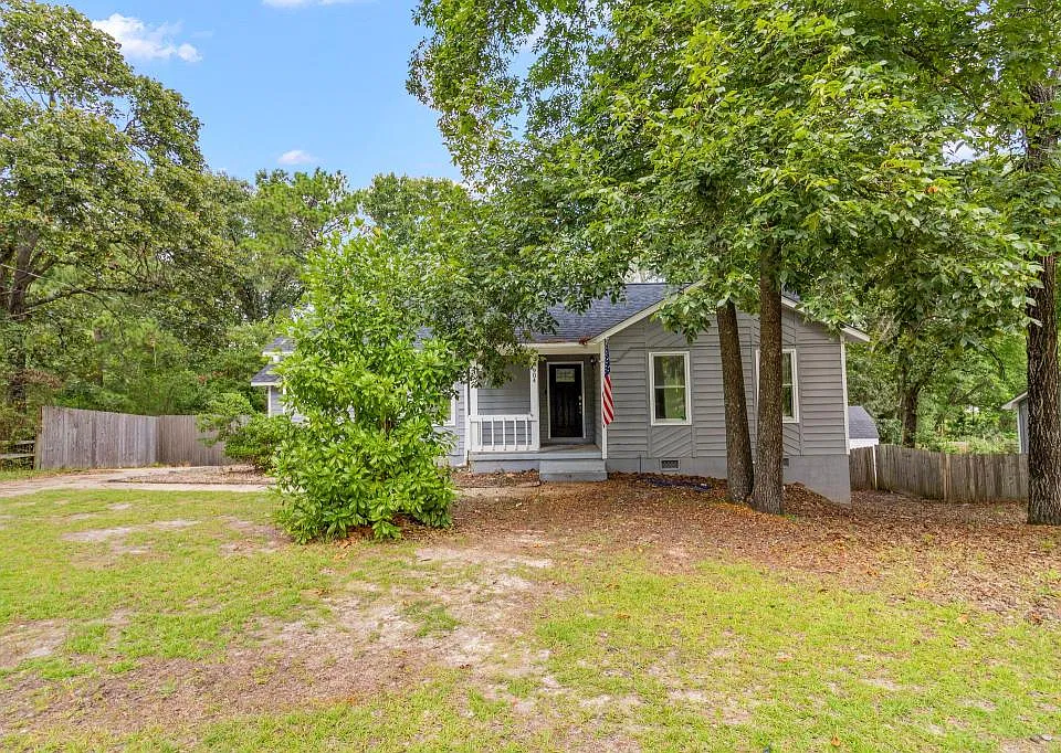 904 Dandridge Dr