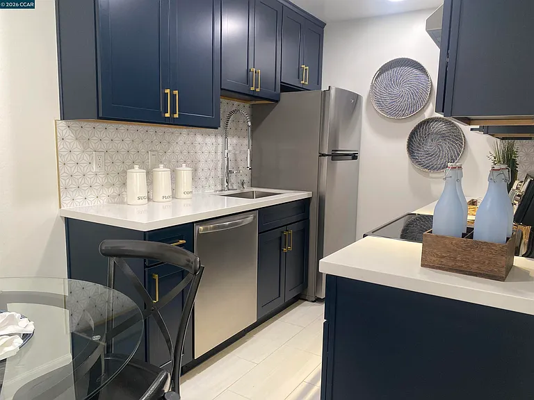 1599 Hays St #104 — Photo 5
