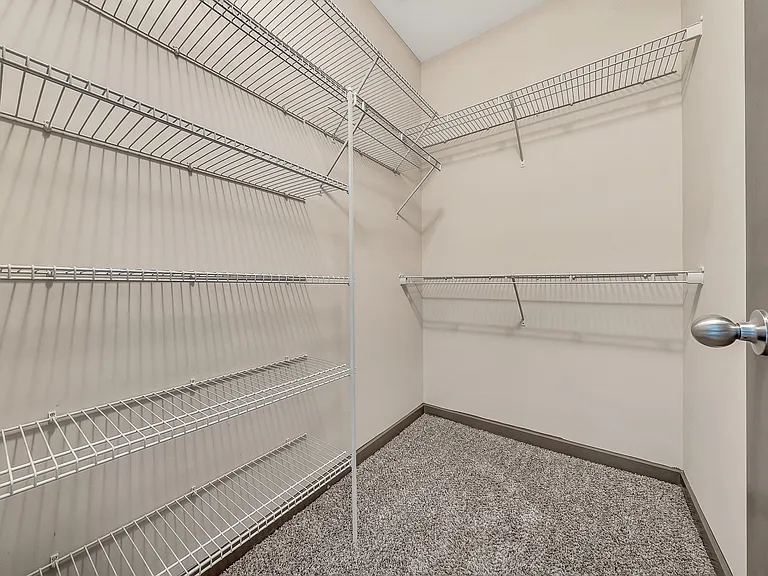 Avellan Springs Apartments — Photo 28