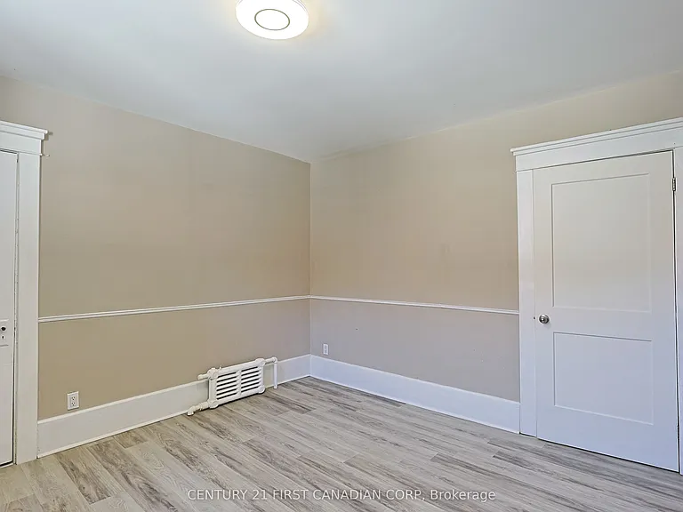 444 Dorinda St #MAIN FLOOR — Photo 17