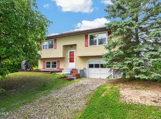 7 Silverberry Pl, Albany, NY 12211