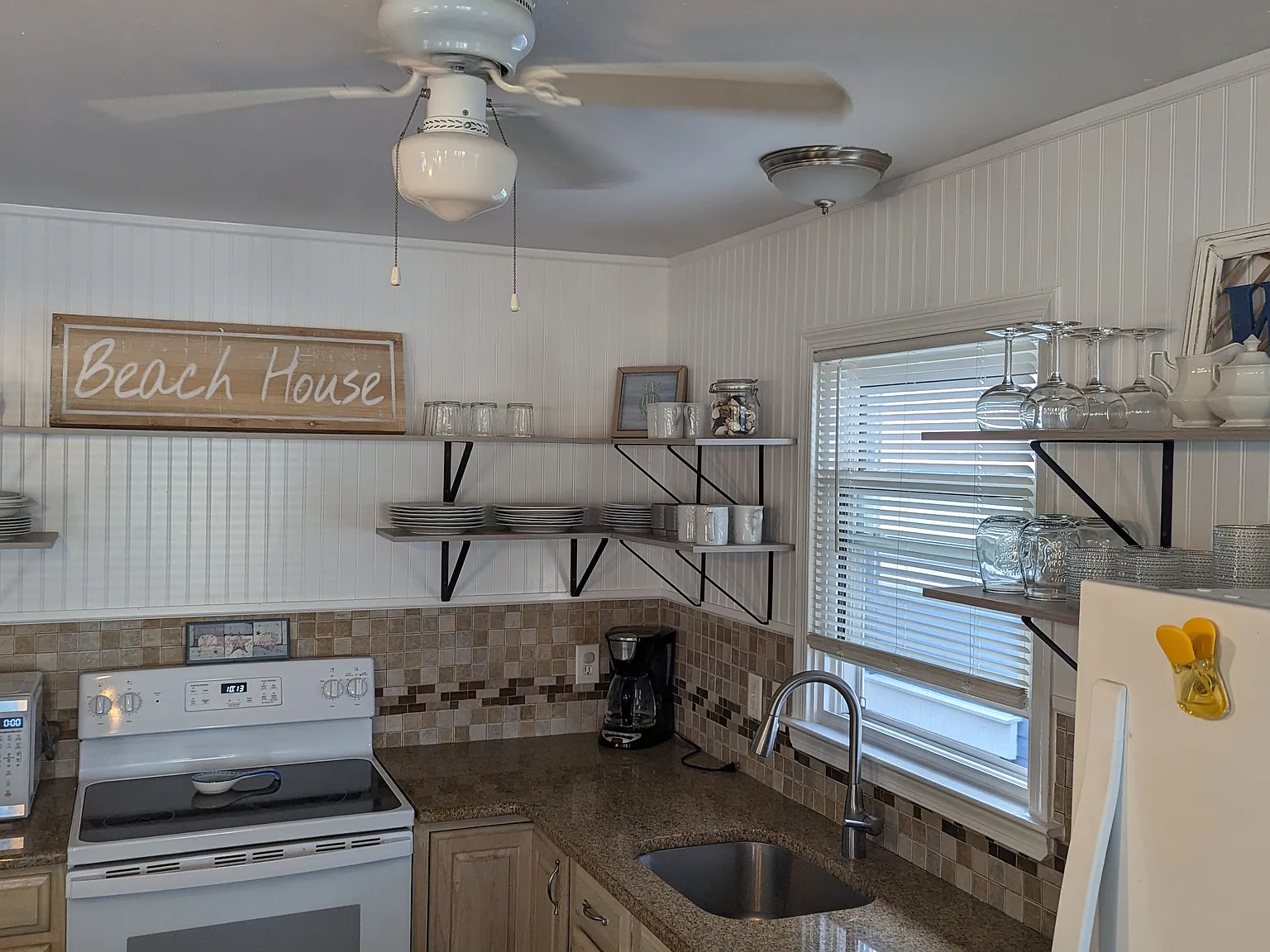 3 bed, 1250 sqft, $2,200 — Photo 2