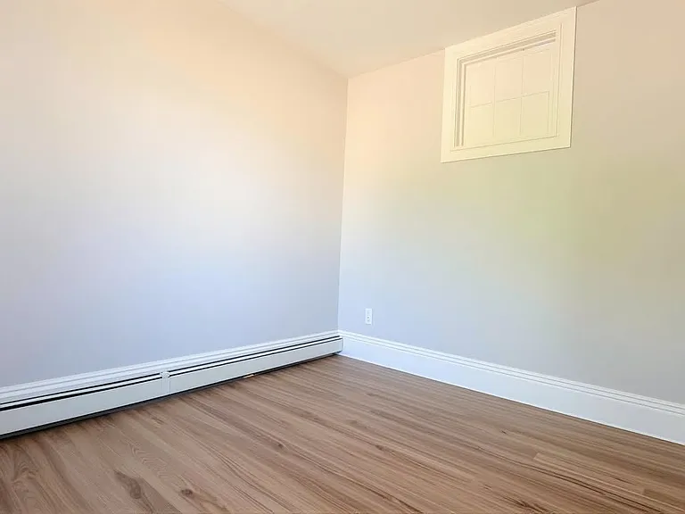 134 Victoria St S #3 — Photo 3