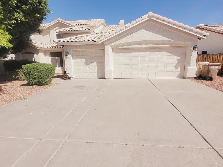 8720 W Kathleen Rd — Photo 1