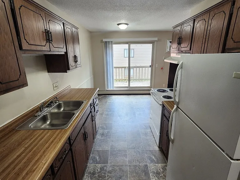 25 14th Ave NE #202 — Photo 3