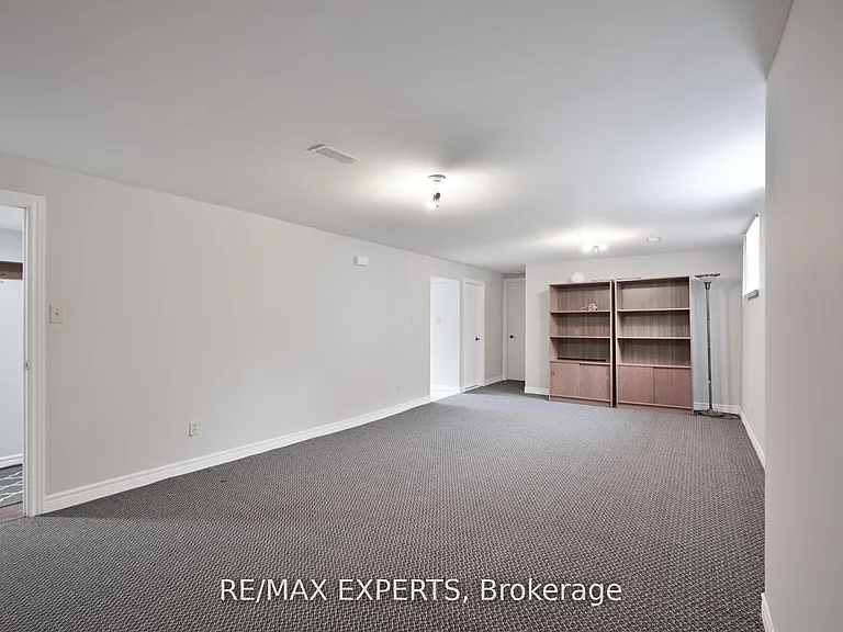 24 Loney Ave #LOWER — Photo 4