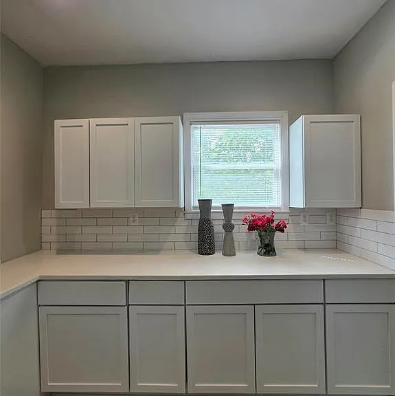 2927 Seyburn St — Photo 13