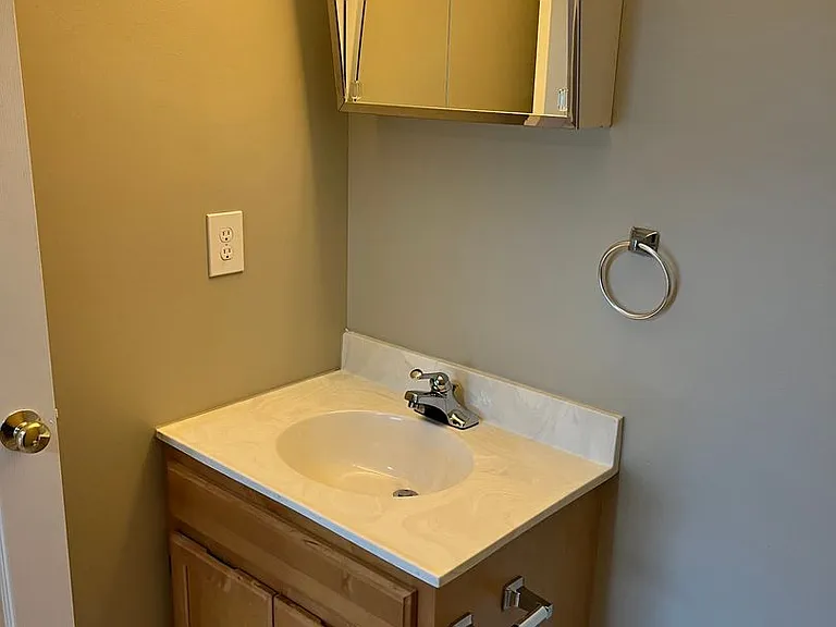 Lakepointe Apartment Homes — Photo 19