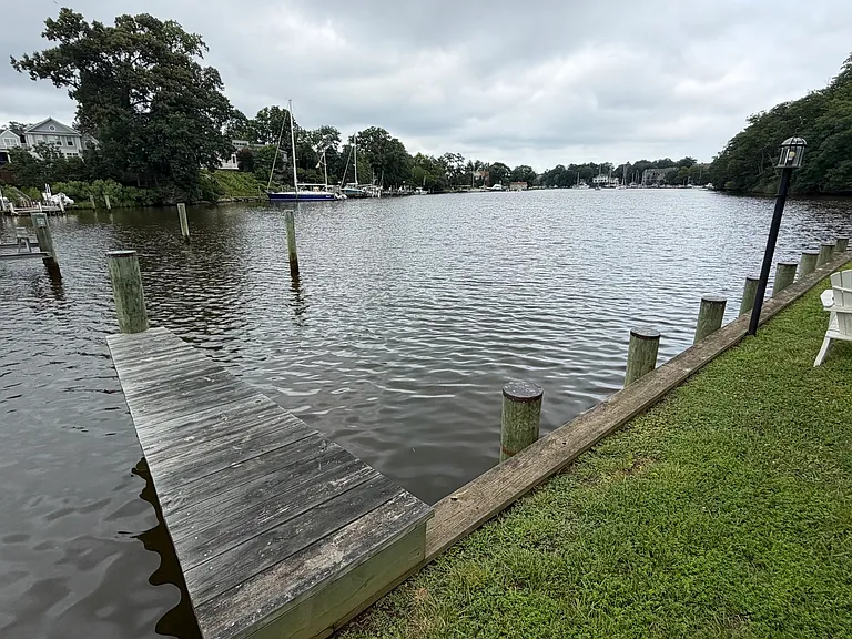 Boat slip