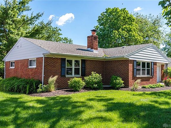 3rd image of 1013 Chateau Dr