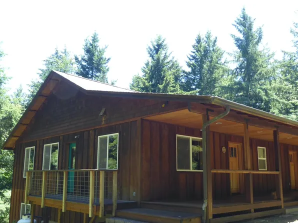 39930 Place Rd, Fall Creek, OR 97438