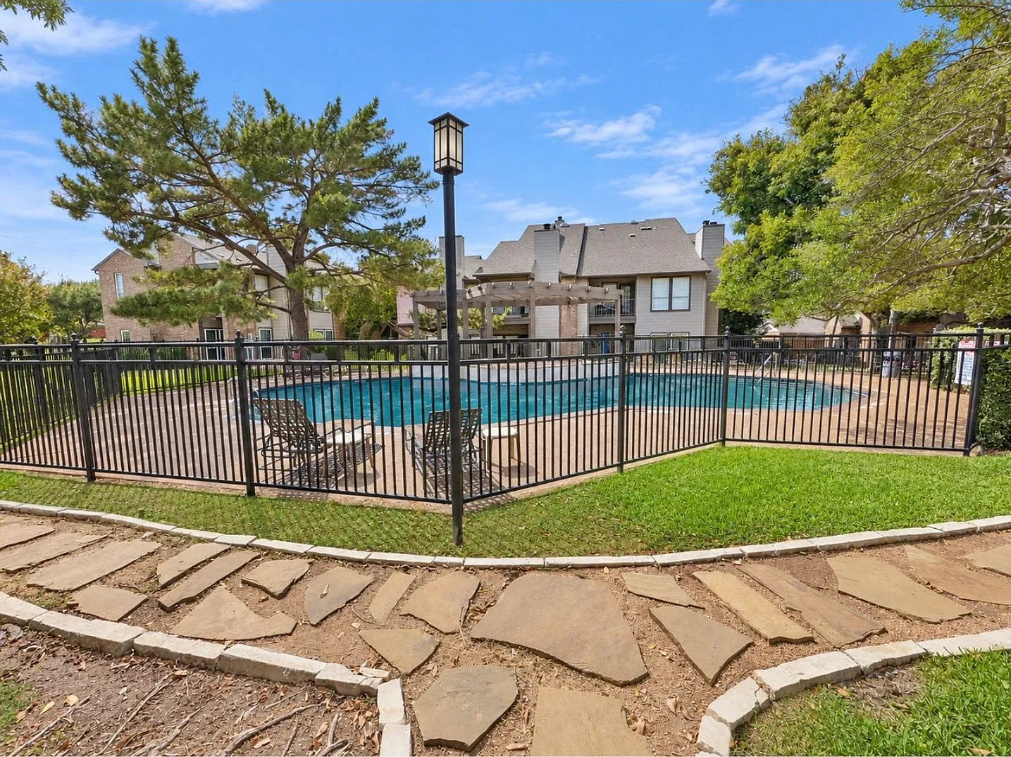 This is the place to be! Beautifully Updated 2-Bed Condo in the Heart of Addison — Photo 4
