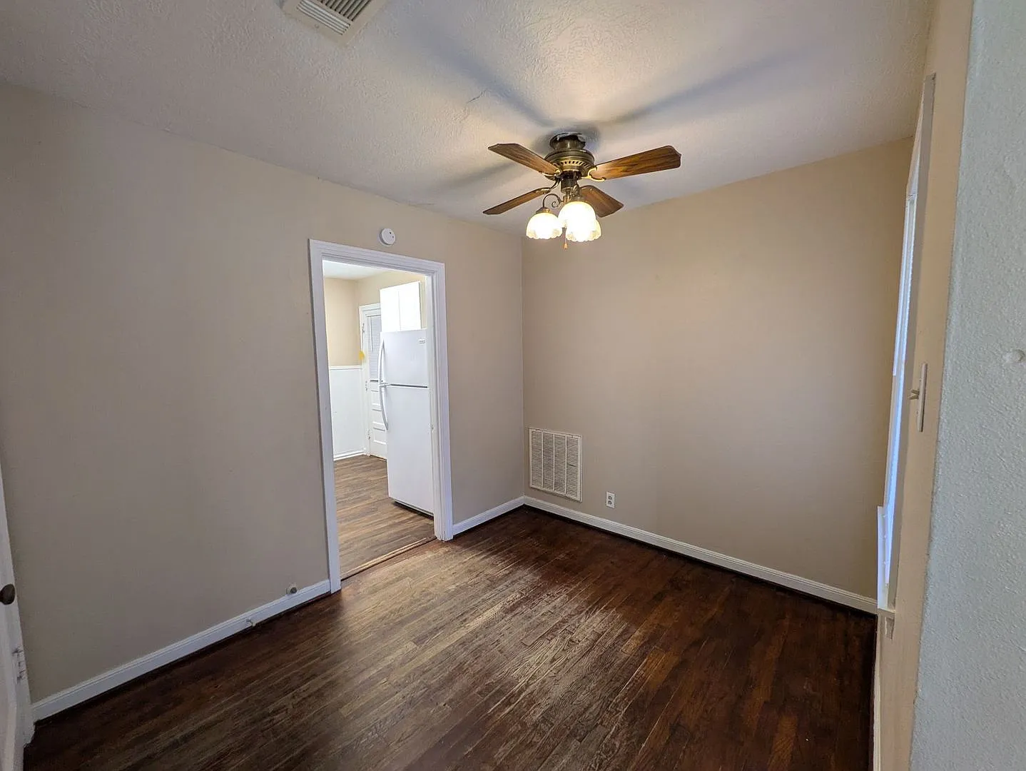 102 Amaryllis Avenue, Orange, TX 77630 — Photo 2