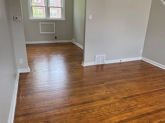 2nd image of 4643 Weymouth St
