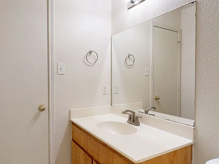 2806 Kerrville Ct #B — Photo 10