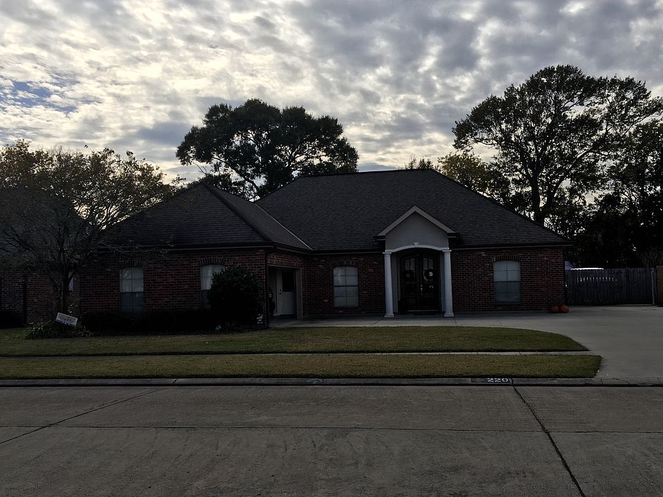1st image of 220 Brentwood Dr