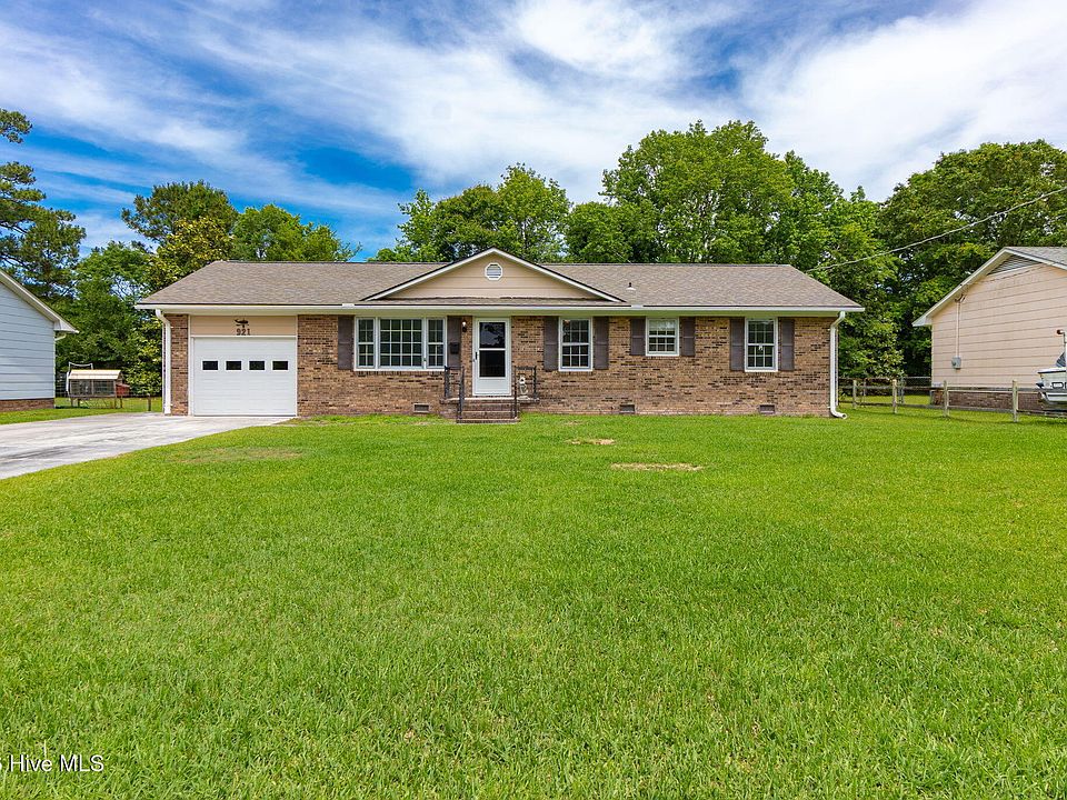 1st image of 921 Harrell Drive