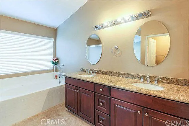 820 N Justin Pl — Photo 12