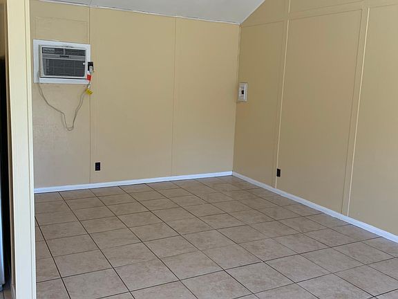 5th image of 3233 E Cameron Ave